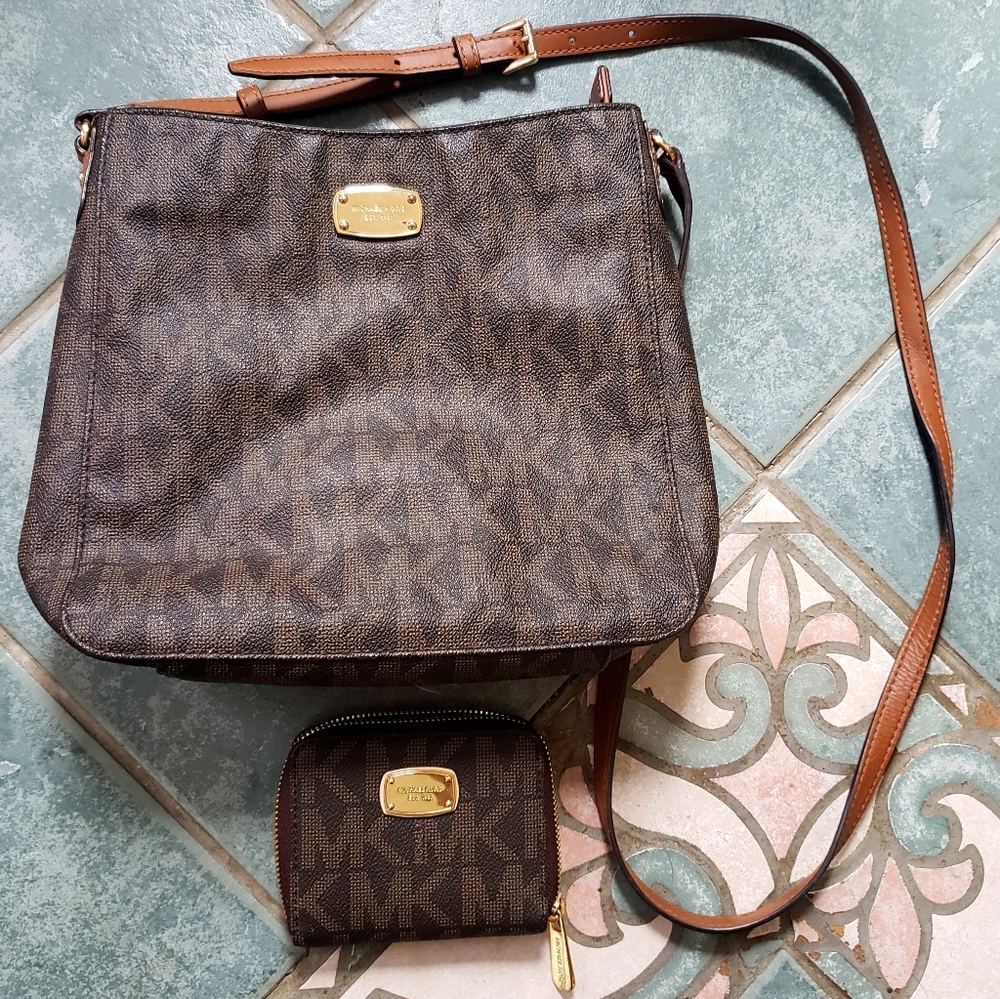 Michael Kors purse & wallet set